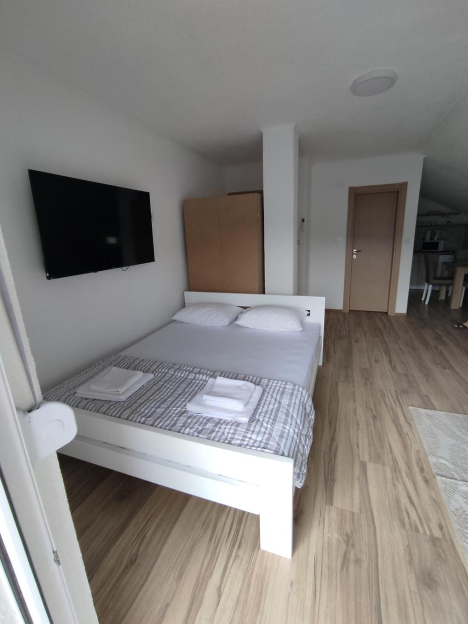 View Of The City - Studio Apartment 모스타르 외부 사진