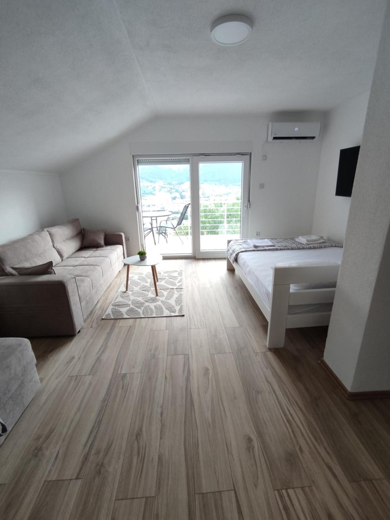 View Of The City - Studio Apartment 모스타르 외부 사진
